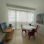 Apartamento 2 Quartos Charmoso A 300M Da Praia Do Leblon, Com Garagem E Portaria 24H