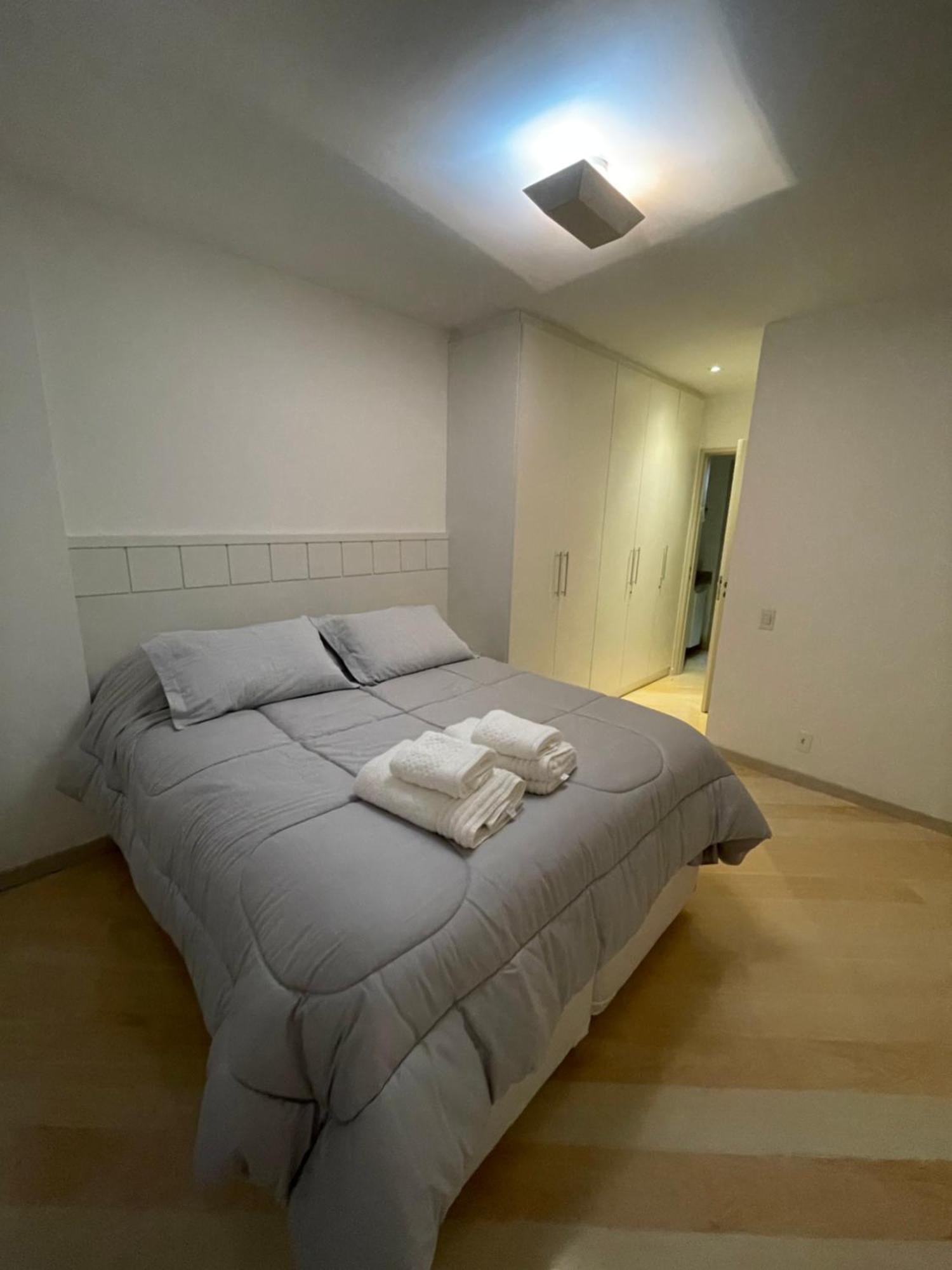2 Quartos Charmoso A 300m Da Do Leblon, Com Garagem E Portaria 24h Apartamento *