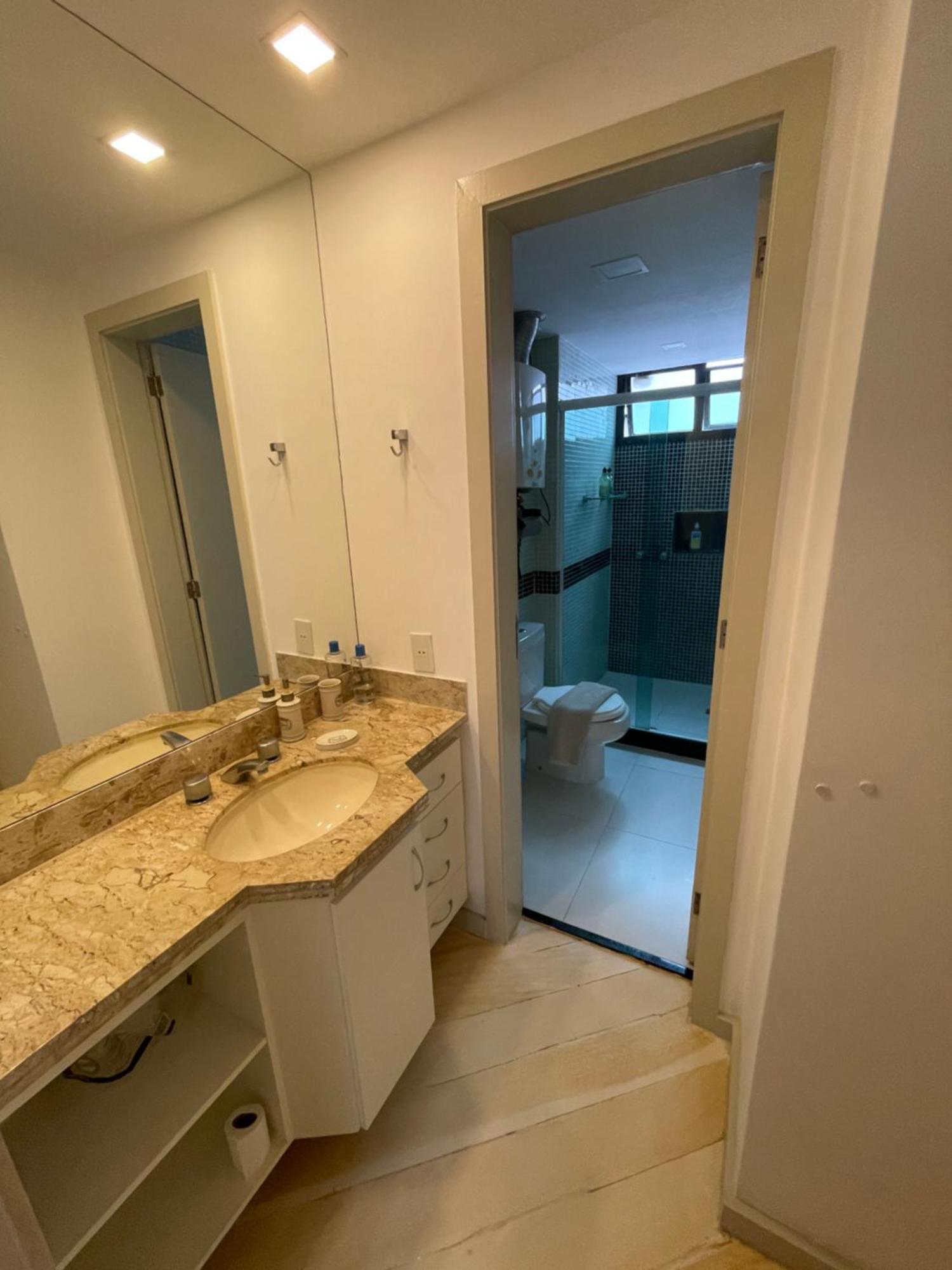 2 Quartos Charmoso A 300m Da Do Leblon, Com Garagem E Portaria 24h Apartamento *