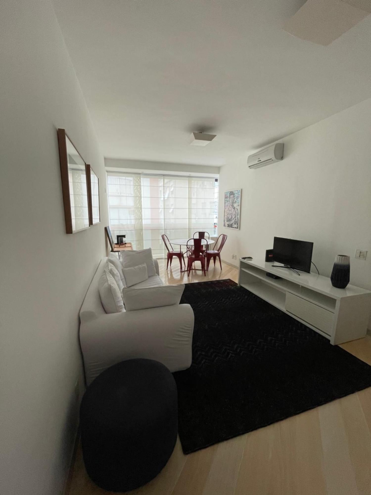 2 Quartos Charmoso A 300m Da Do Leblon, Com Garagem E Portaria 24h *