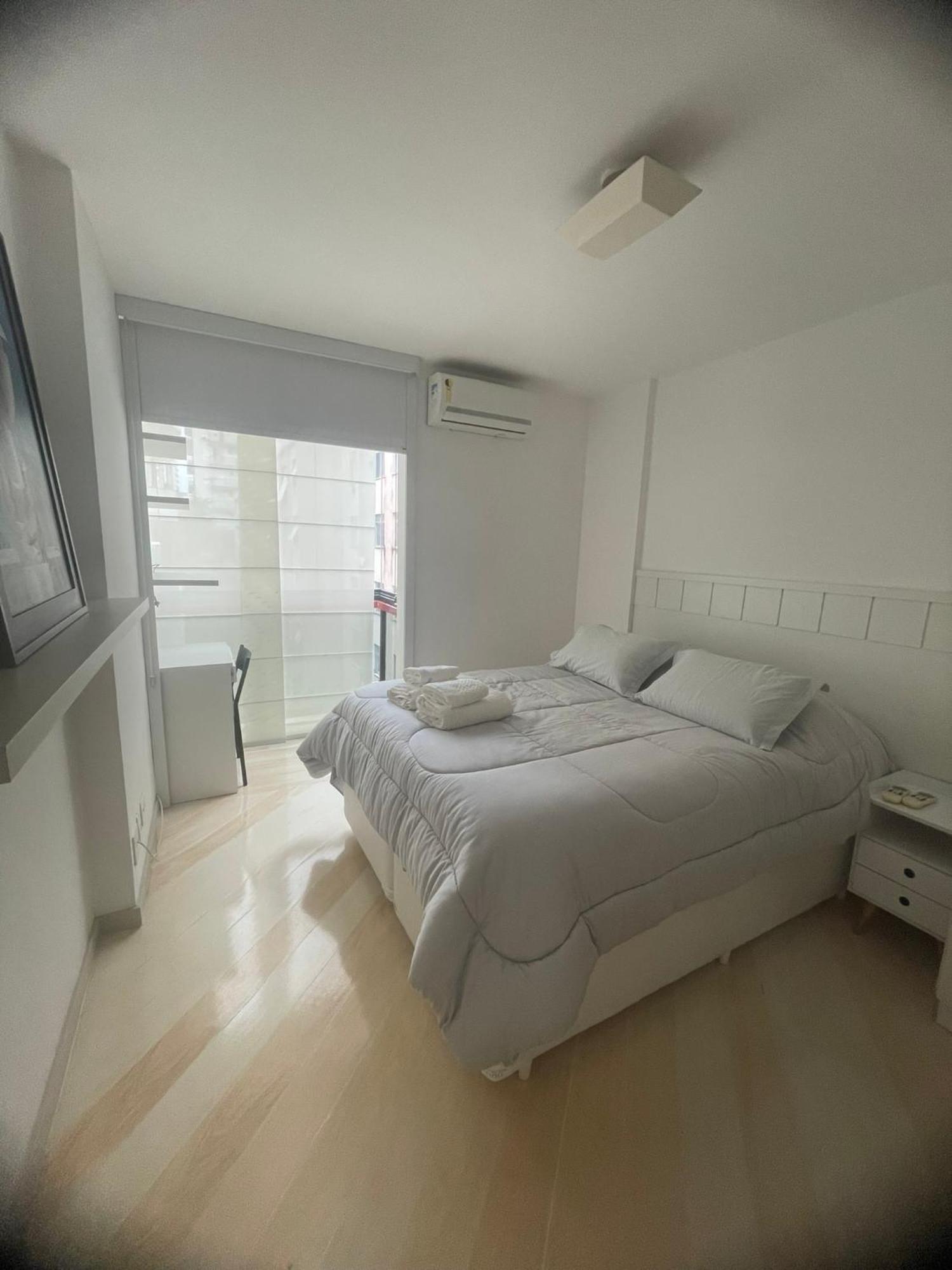 2 Quartos Charmoso A 300m Da Do Leblon, Com Garagem E Portaria 24h *